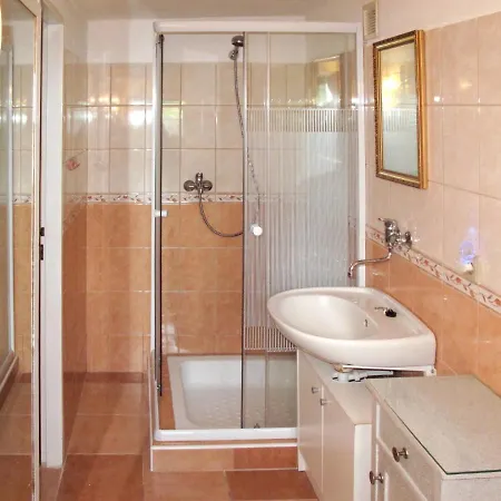Ferienhaus Liberec 100s *