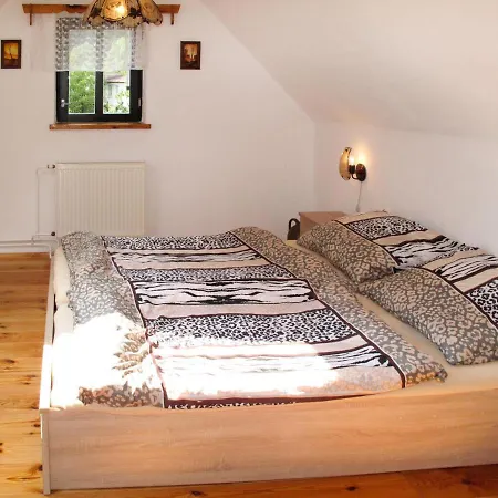 Ferienhaus Liberec 100s בית נופש *